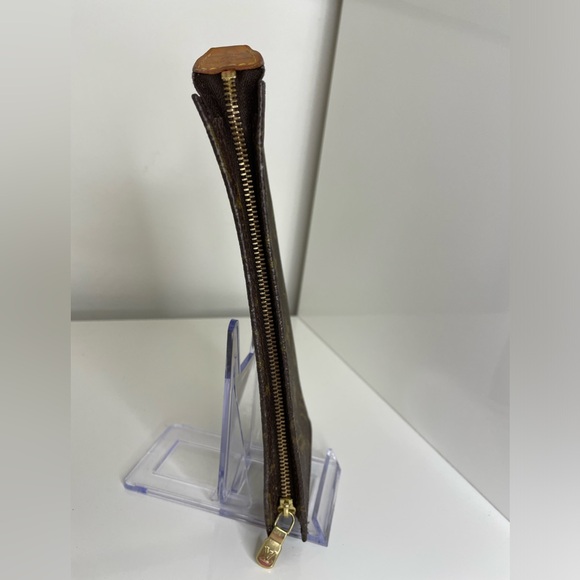 Louis Vuitton Monogram Zipper Bucket Pouch Clutch - Picture 7 of 9